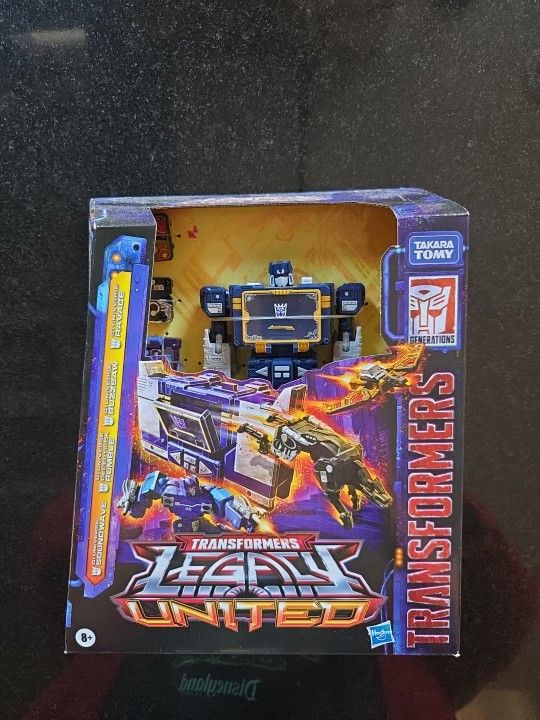 Transformers Legacy United Soundwave 