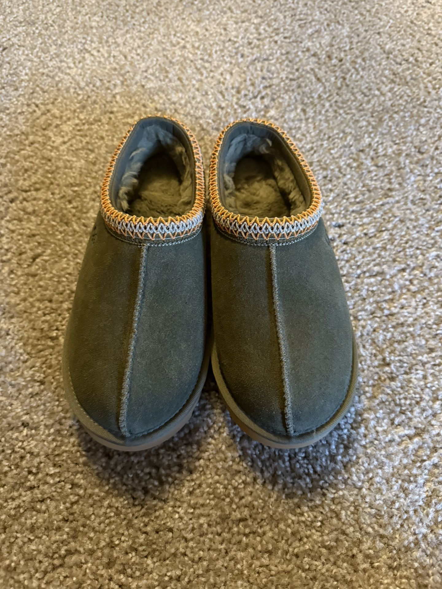 Ugg Tasman Size 9