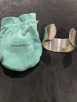 Tiffany’s 1837 silver handcuff