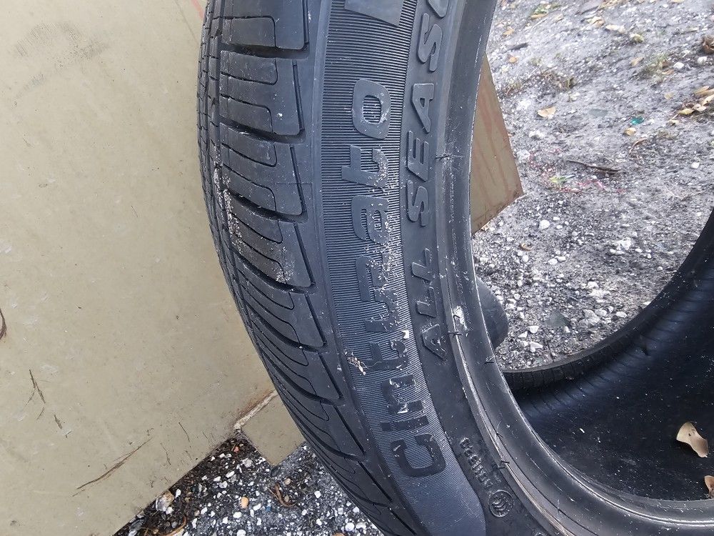 Tire, Llanta 245 40 R18