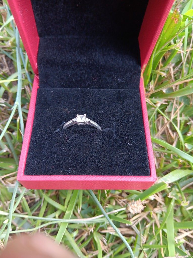 Woman's Ring