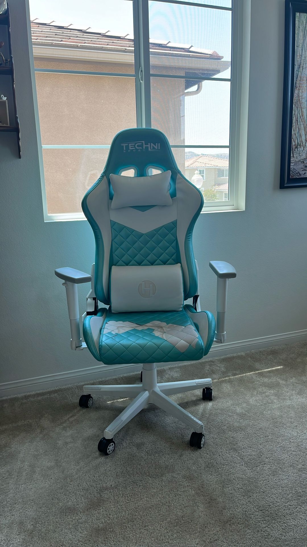TechniSport Gaming Chair – Peeling Seat, Priced to Sell