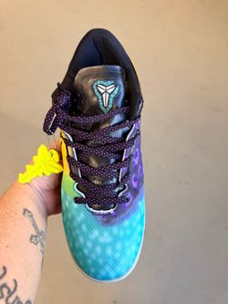 Size 11 Nike Kobe Basketball Sneaker