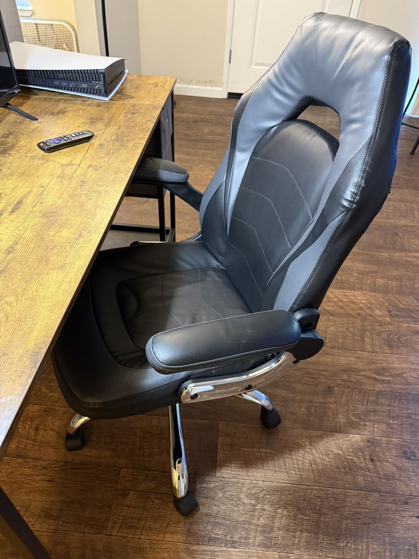 Black Leather Executive Office Chair – Adjustable + Comfortable