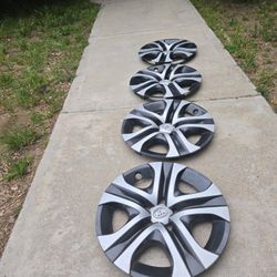 Toyota  Set of 4 Hubcaps