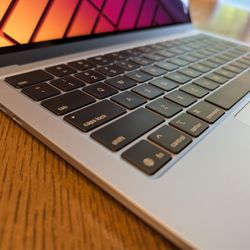 M4 MacBook Air 2TB 32GB