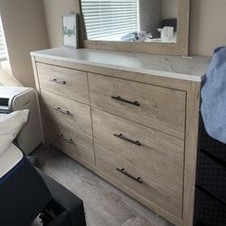 Dresser 