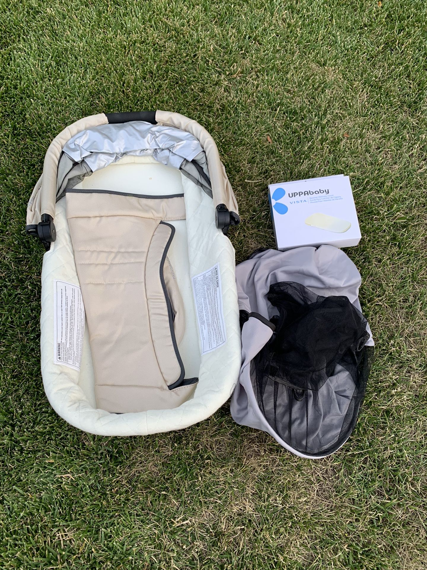 Uppababy Vista With rumble Seat, Bassinet, Piggyback, and Travel bag