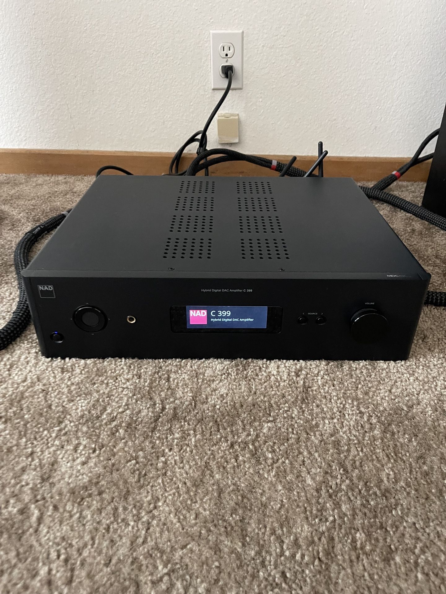 NAD C399 Hybrid Digital DAC Amplifier W/ BluOS Streaming...