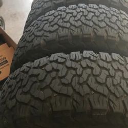 Tires Mud Rugged BFG Ko2 Off Road All Terrain Toyo Open Country Goodyear Duratrac Falken 
