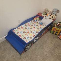 Cama de niño de carro y colchon