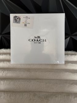 NEW coach set