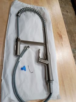 Kitchen faucet stainless steel Allen & Roth no box available now