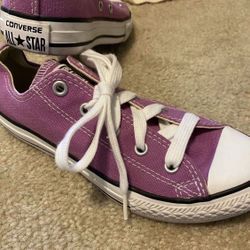 Excellent! Lilac Converse (Size 2)