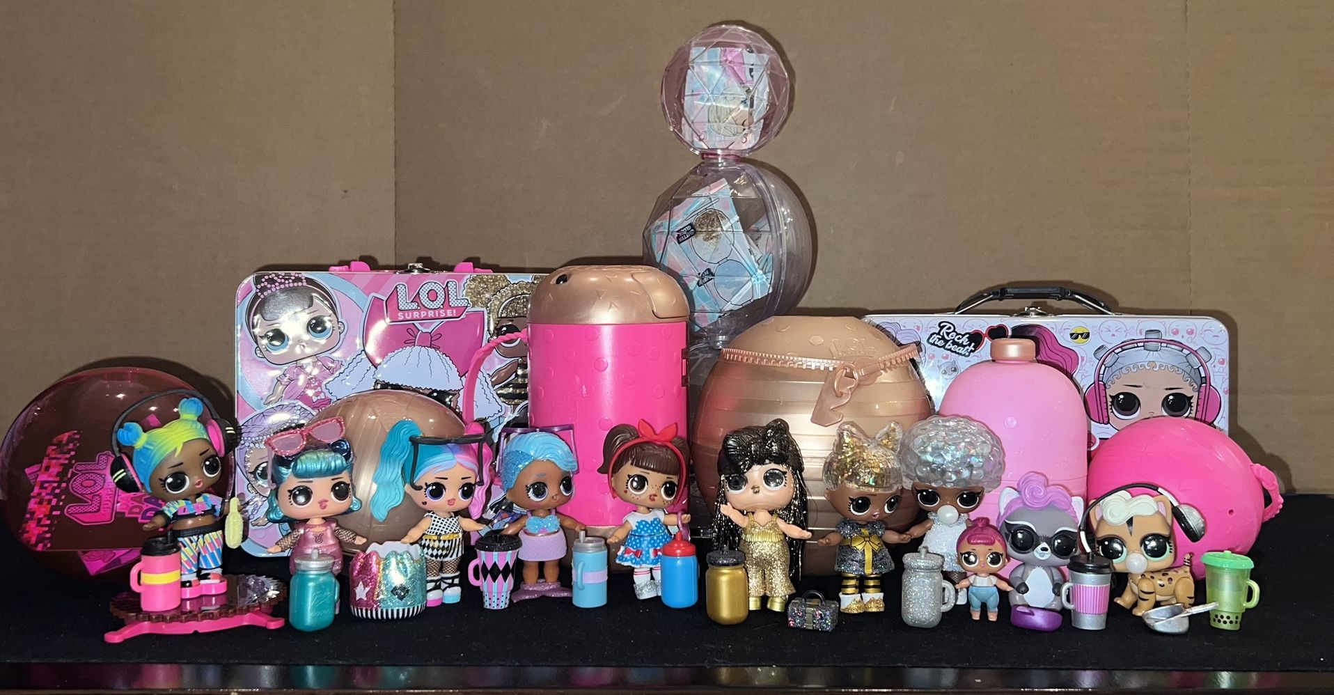 LOL Surprise Collection 9 Dolls 2 Pets 2 Storage Cases