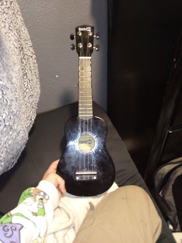 Rock Jam Ukulele (With Capo)