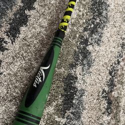 Victus CRAYON Green USA 2 5/8 Bat 29"