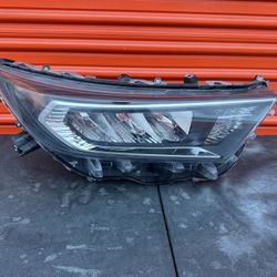 2019-2021 TOYOTA RAV4 LE FRONT RIGHT PASSENGER SIDE HEADLIGHT LIGHT LAMP OEM
