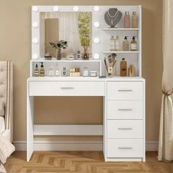 White Makeup Vanity