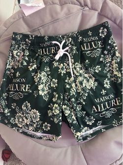 Maison Allure Shorts S-M