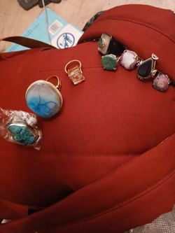 Costume jewelery rings