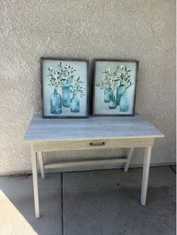 Desk with frames