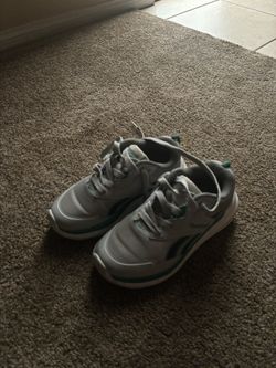 Reebok New 12 Kids Shoes 