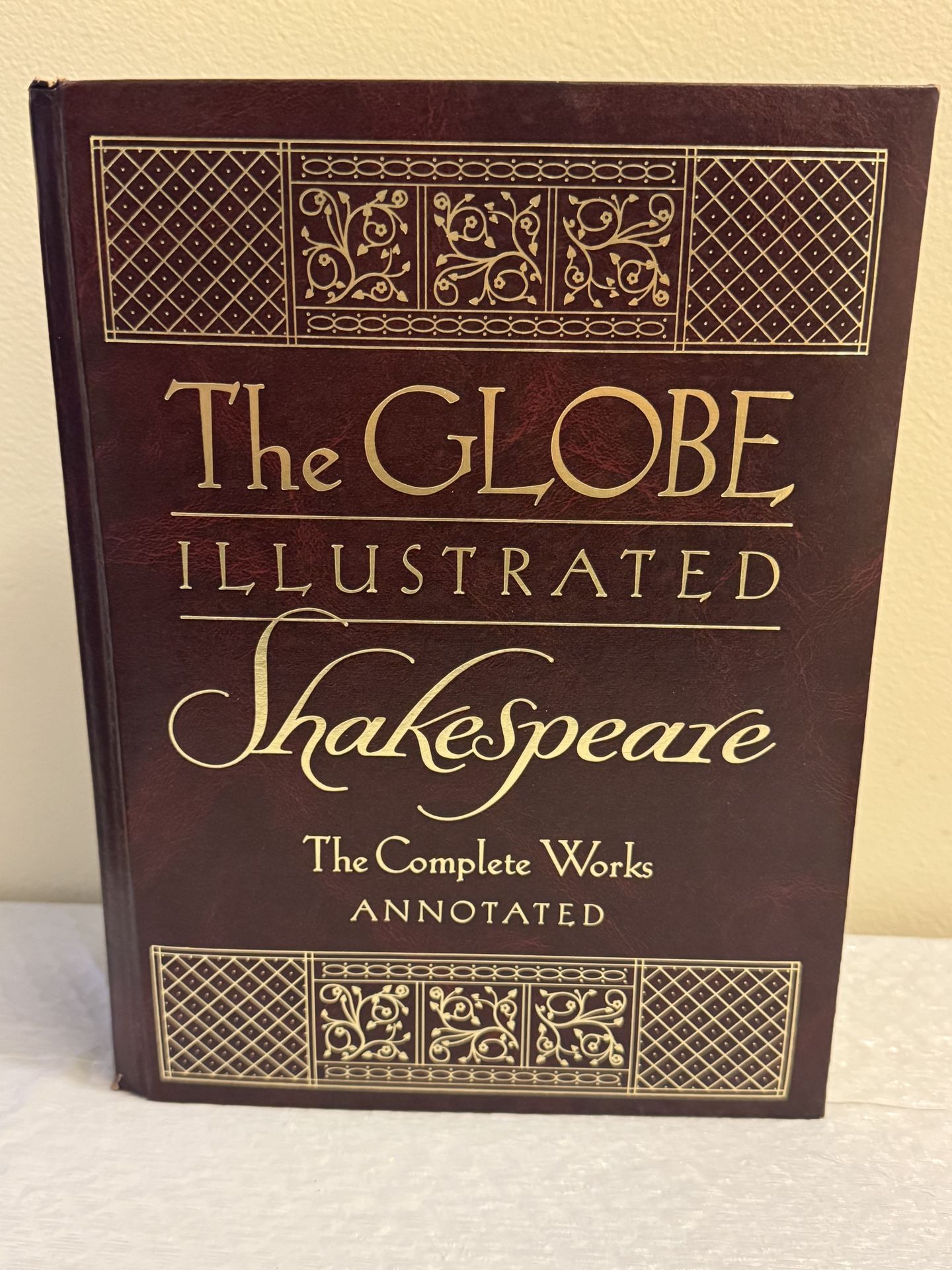 Globe Illustrated Shakespeare : The Complete Works Annotated by William...