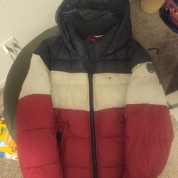 NWT Tommy Hilfiger Quilted Essentials Hooded Puffer Jacket Size Small