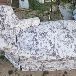 FREE!! CHAISE LOUNGE SOFA SEAT IN VAN NUYS!! FREE!!