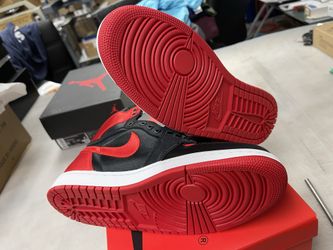 Jordan 1 Satin Breads Size Men 9.5