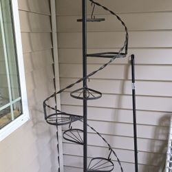 Spiral plant stand