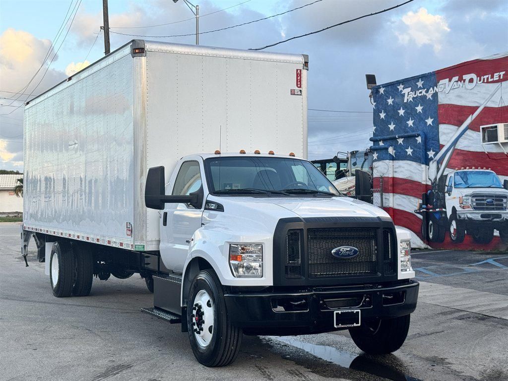 2022 Ford F-750 Diesel