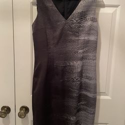 T Tahari size 8 sheath dress- ombre gray snakeskin print Work Wear Party