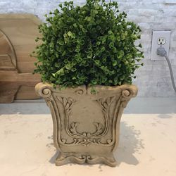 Artificial Boxwood In Planter 