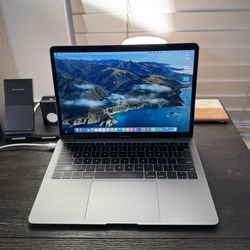 MacBook Air, 13-inch, 2018- Great condition!