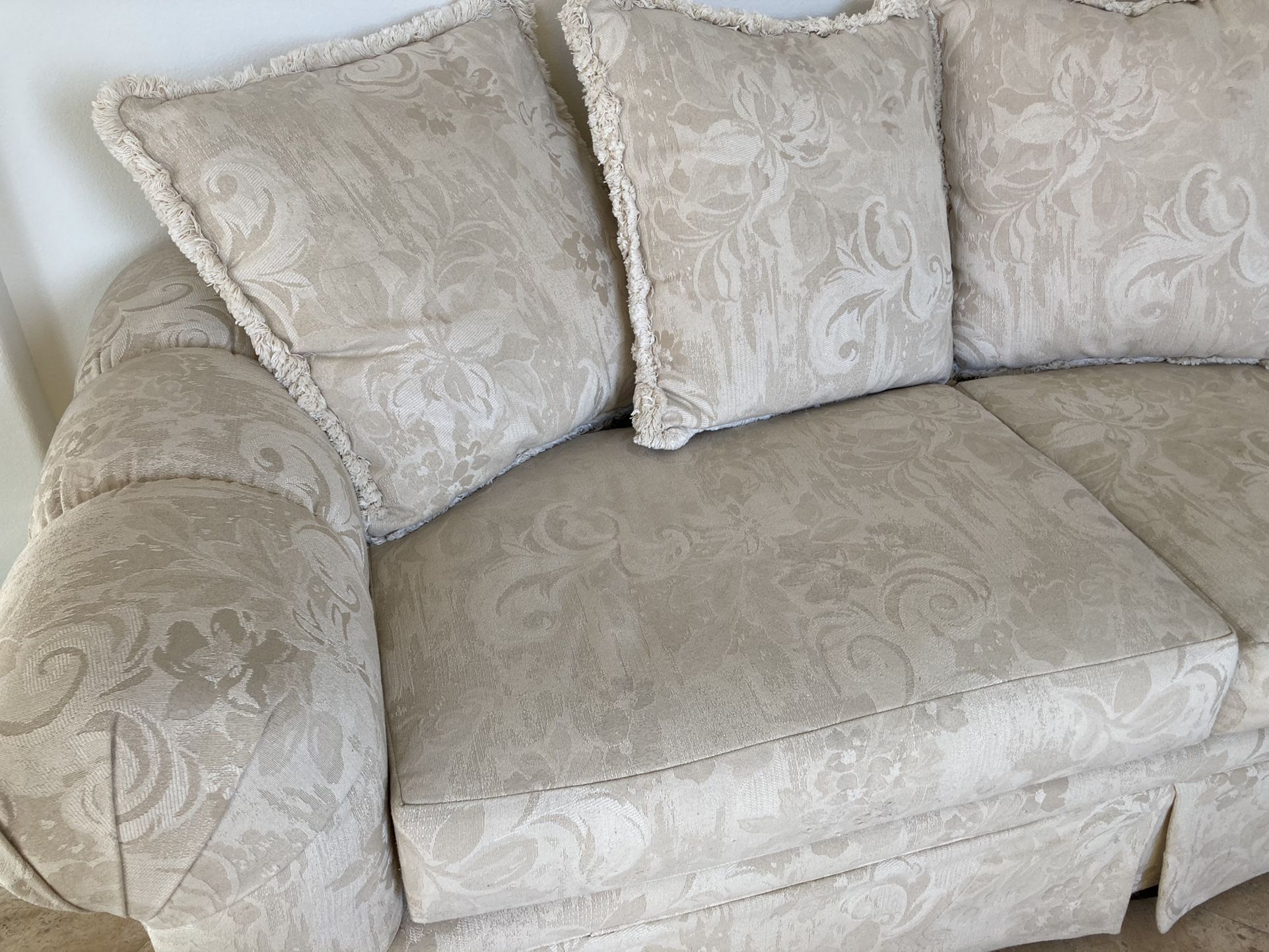 Luxurious High End Off white/ Beige Couch