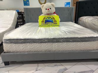 King sizes bed with mattress