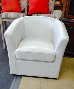 Nylah Ivory Leather Swivel Club Chair