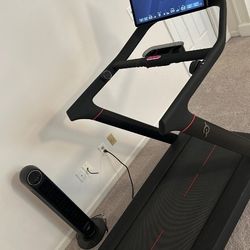 Peloton Tread