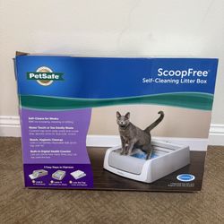 Self cleaning Litter Box Pet safe 