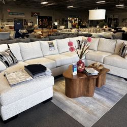 Stunning Sectional! $2699 🤍✨ Any Fabric & Color!
