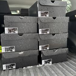 Jordan 4 Black Cat 2025 - Multiple Sizes - Brand New w/ Receipt