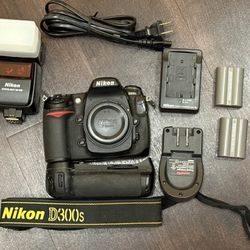 Nikon D300s (Non-Working) Bundle