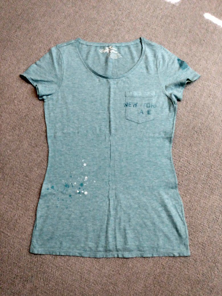 BRAND NEW WITH TAG LADIES AMERICAN EAGLE OUTFITTERS 100% COTTON LIGHT BLUE  SHORT SLEEVE T-SHIRT SIZE LARGE 