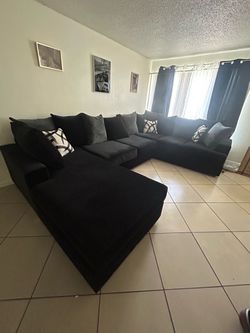 (ANY COLOR) Brand new customizable Large Black U-Shaped Sectional Sofa