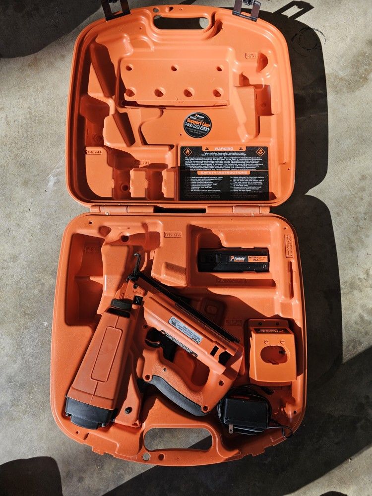 Paslode Cordless 16 Gauge Angled Finish Nailer