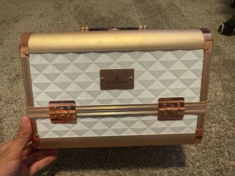 Impressions make up box