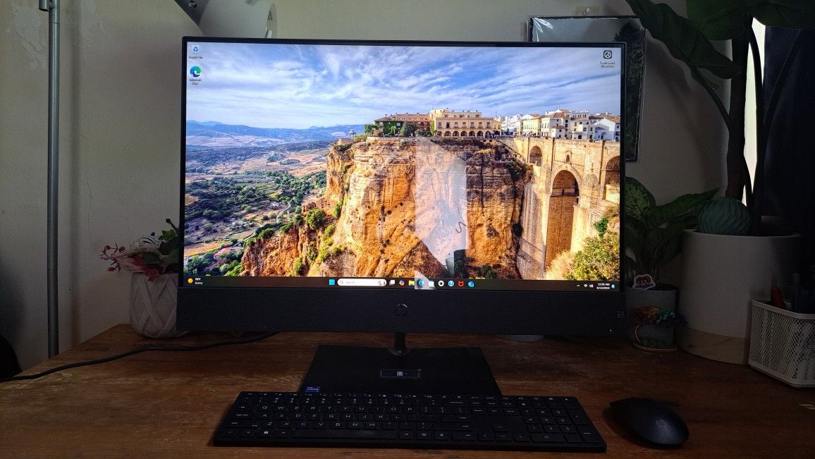 HP Pavillion All-in-One 27" Desktop Computer - Like NEW