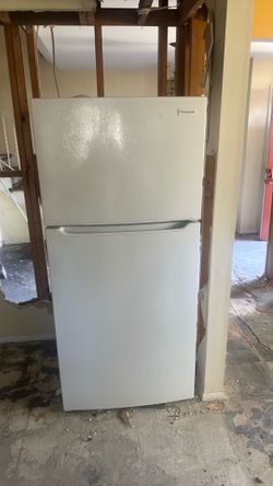 Frigidaire refrigerator almost like new